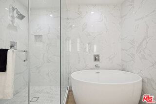 957 Figueroa Ter Unit: 310