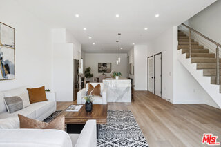 957 Figueroa Ter Unit: 310