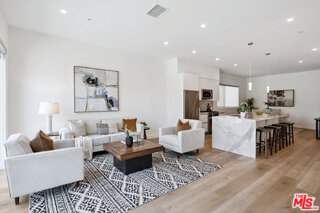 957 Figueroa Ter Unit: 310