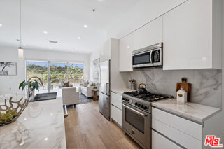 957 Figueroa Ter Unit: 310