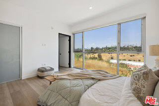 957 Figueroa Ter Unit: 310