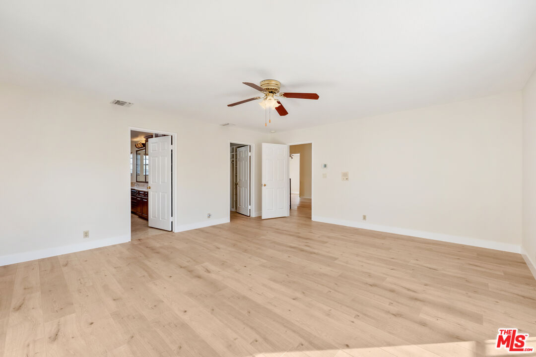807 E Orange Grove Ave