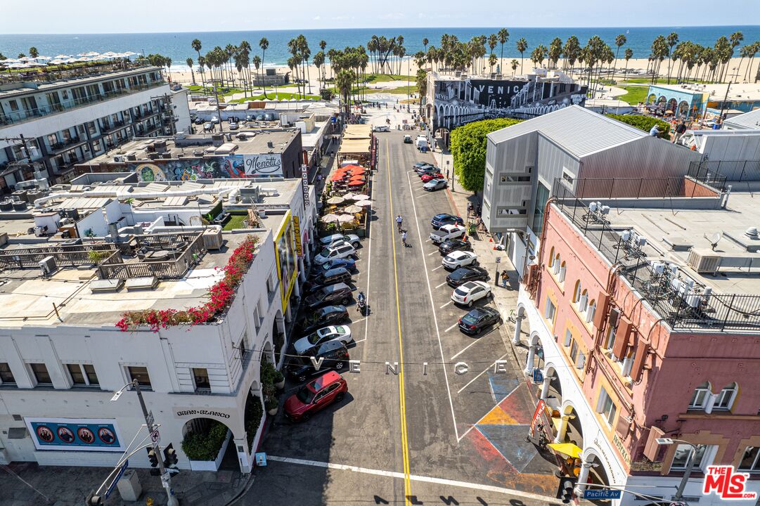 1904 Pacific Ave