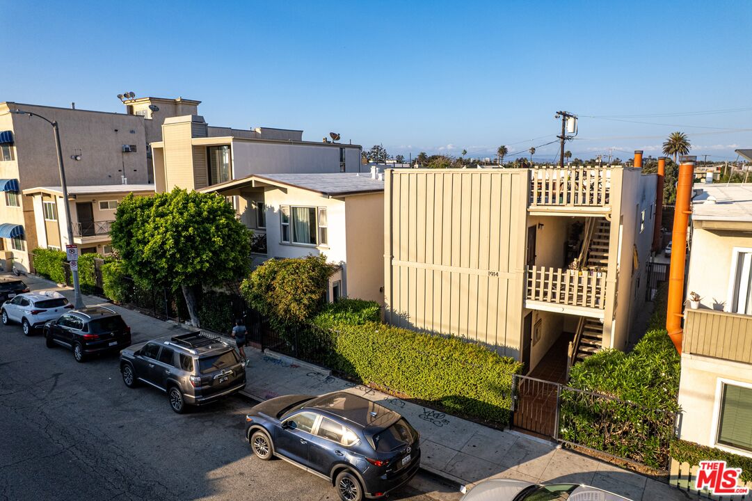 1914 Pacific Ave
