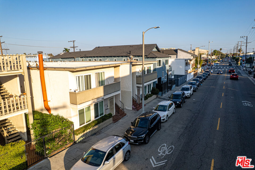 1916 Pacific Ave