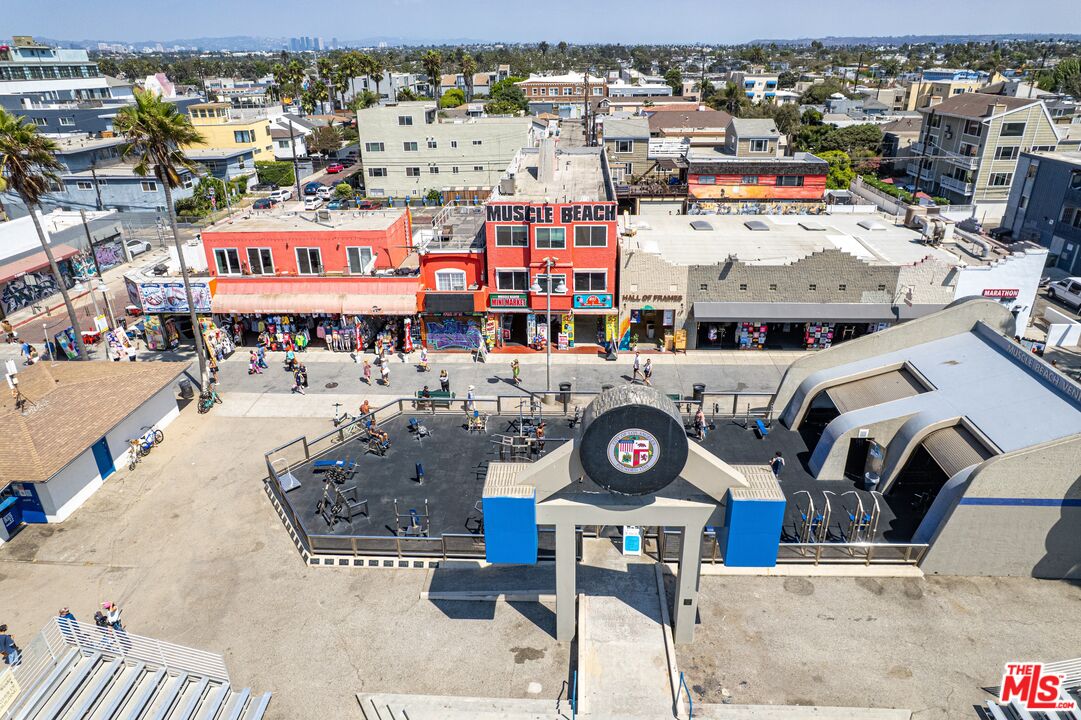 1916 Pacific Ave