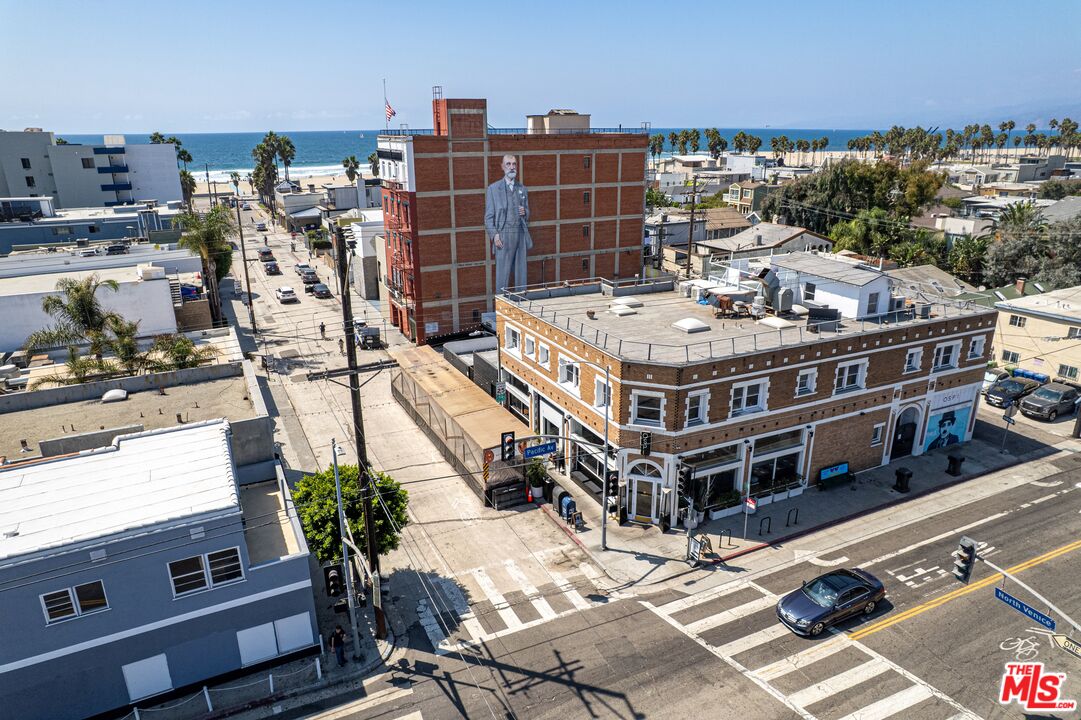 1916 Pacific Ave