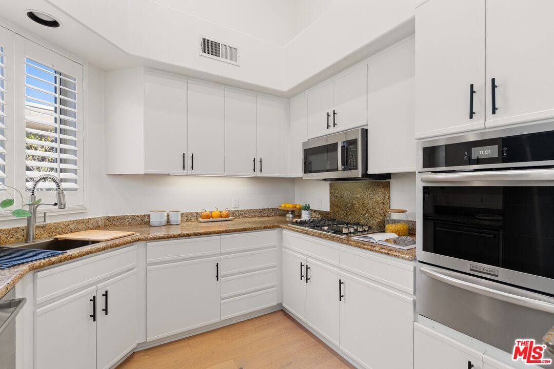 390 S Sepulveda Blvd Unit: 409