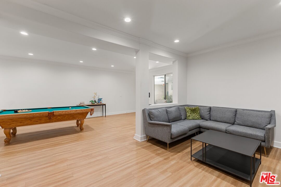 390 S Sepulveda Blvd Unit: 409