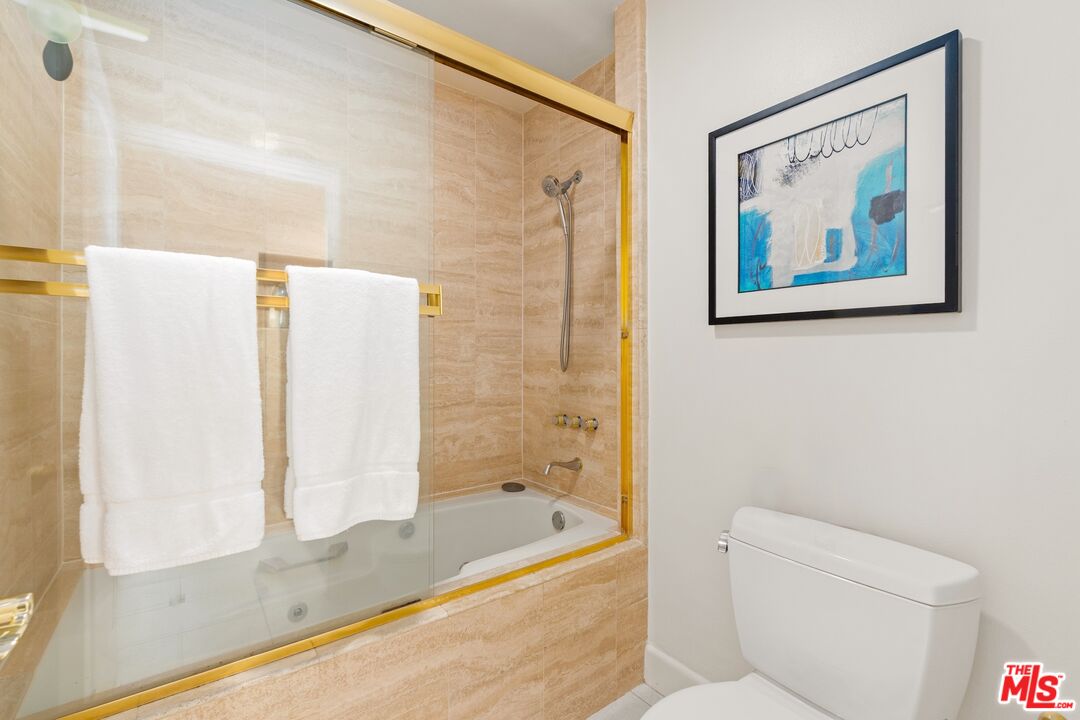 390 S Sepulveda Blvd Unit: 409