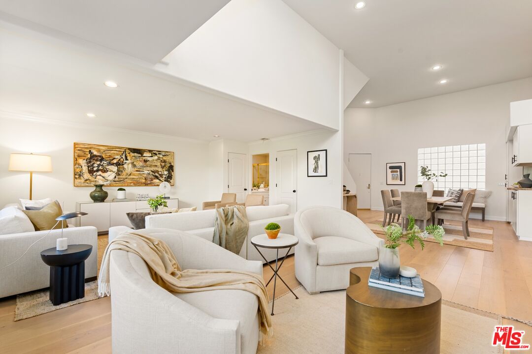 390 S Sepulveda Blvd Unit: 409