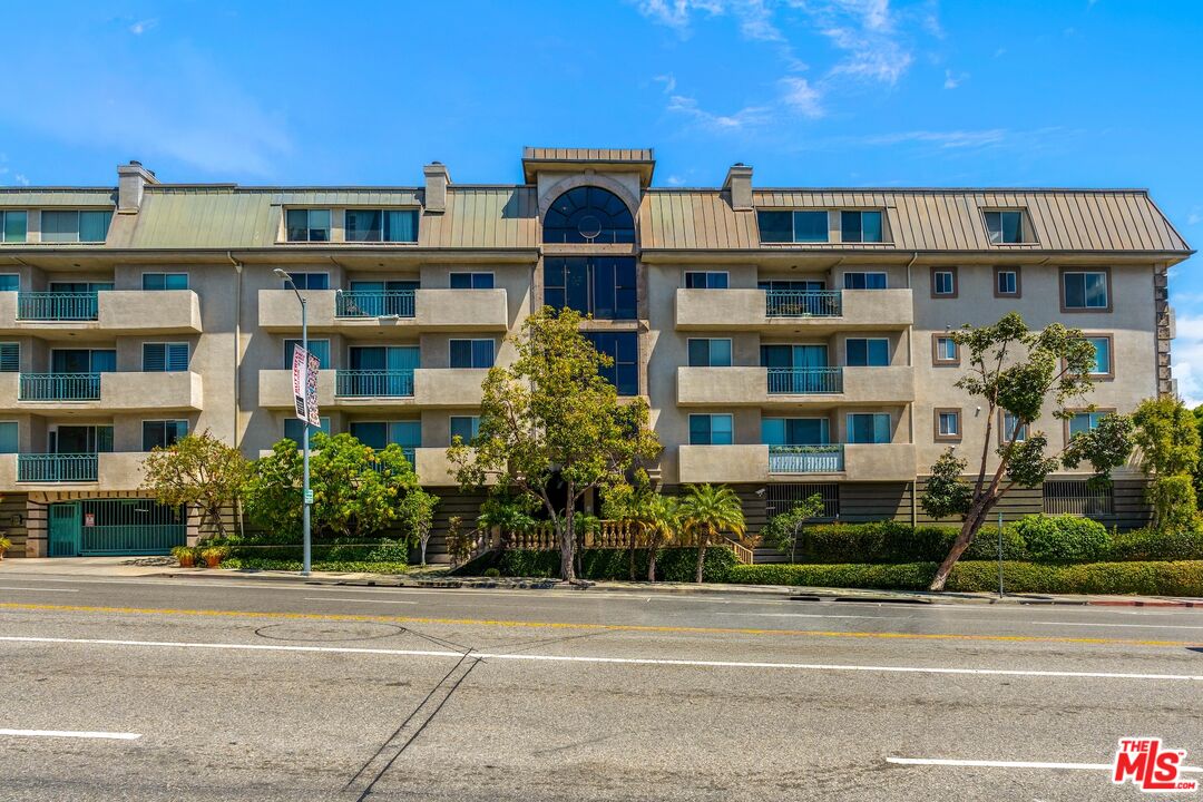 390 S Sepulveda Blvd Unit: 409