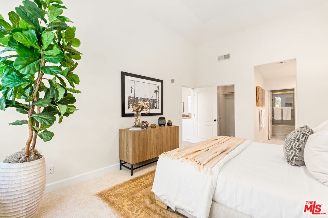 390 S Sepulveda Blvd Unit: 409