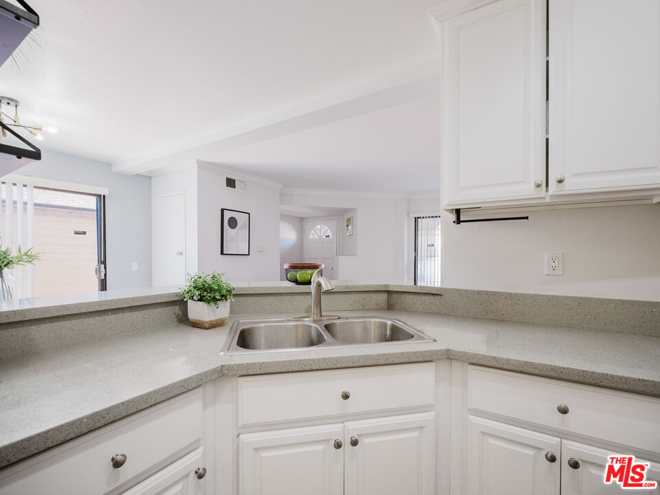 7312 Quill Dr Unit: 16