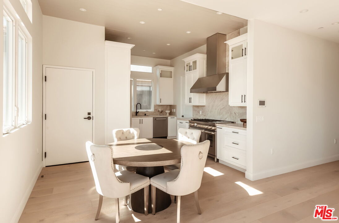 10725 Ashton Ave Unit: 401