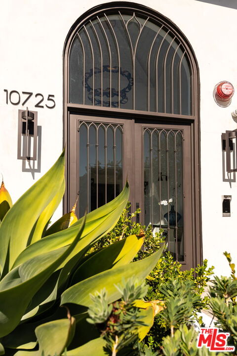 10725 Ashton Ave Unit: 401