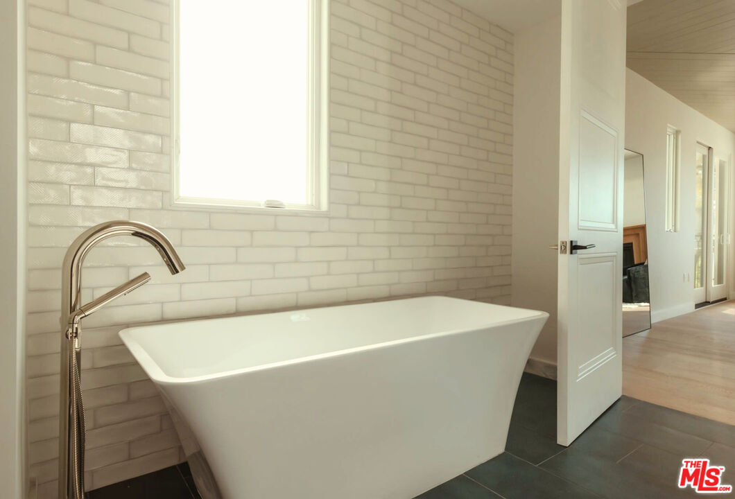 10725 Ashton Ave Unit: 301