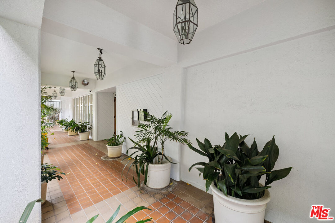 11687 Montana Ave Unit: 101