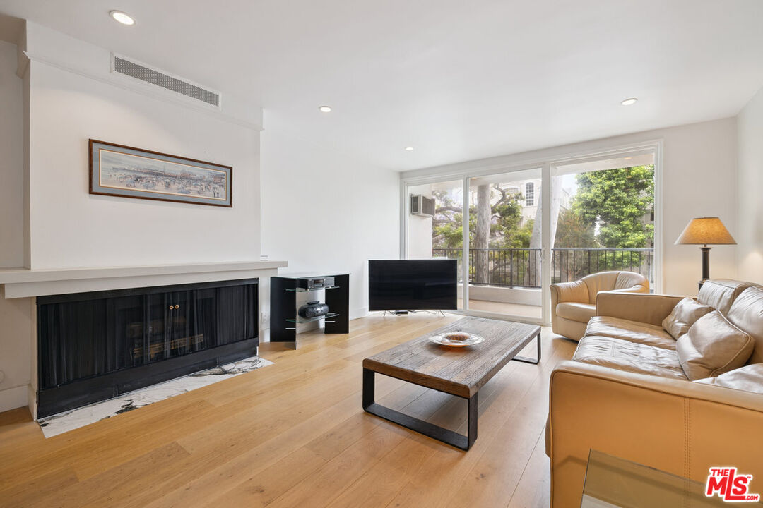 11687 Montana Ave Unit: 101