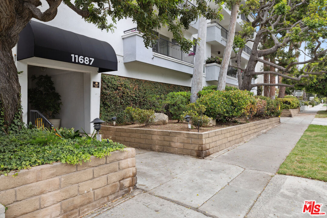 11687 Montana Ave Unit: 101