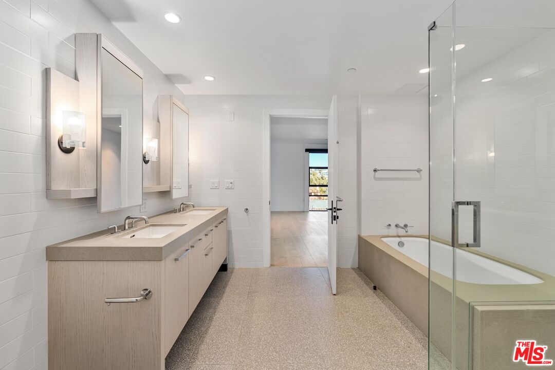 10777 Wilshire Blvd Unit: 501