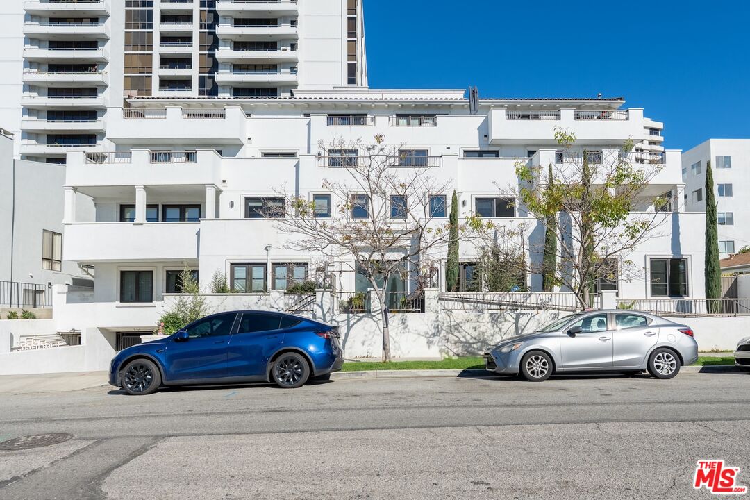 10647 Ashton Unit: 203