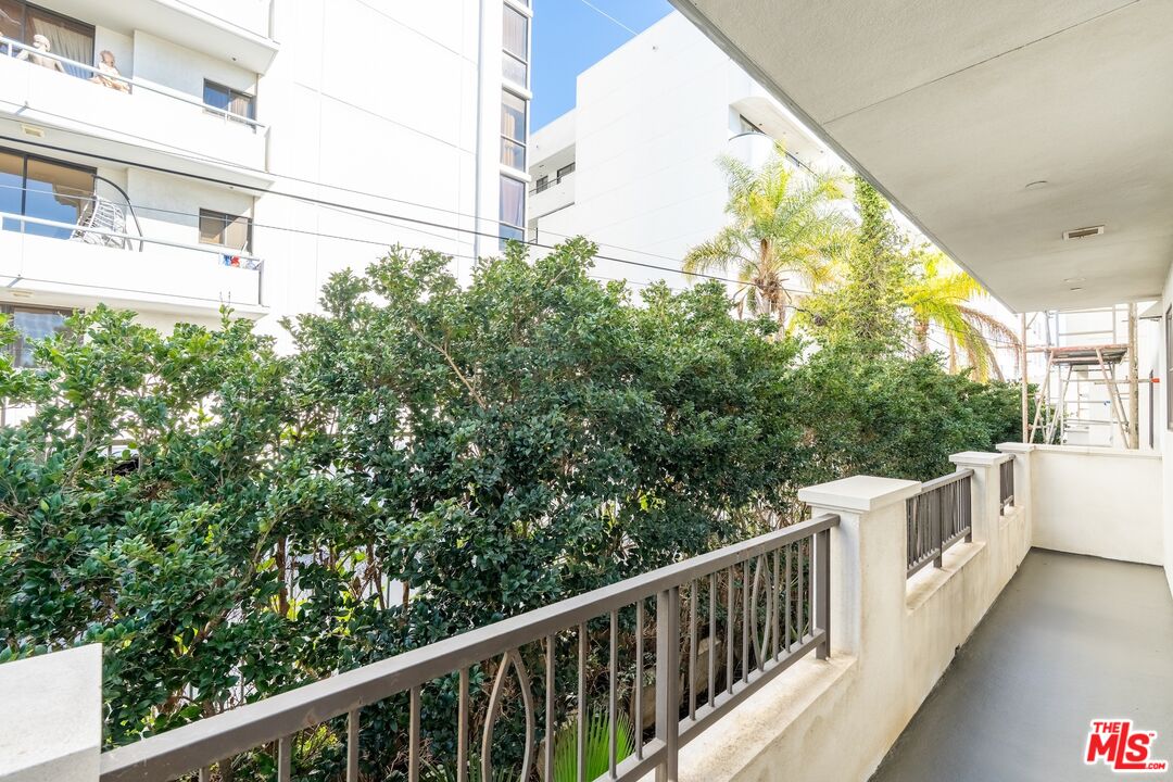 10647 Ashton Unit: 203