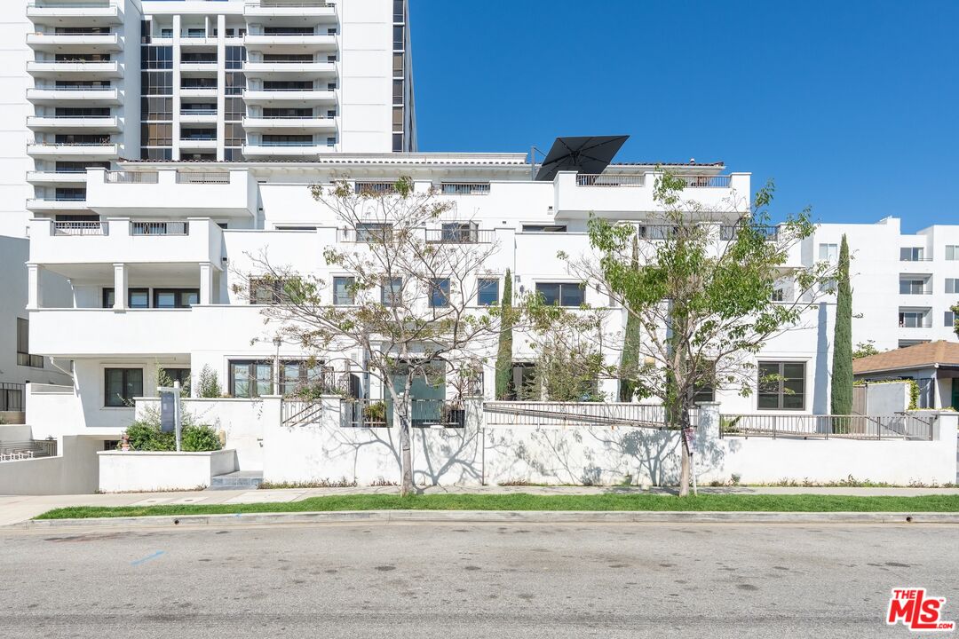 10647 Ashton Unit: 203