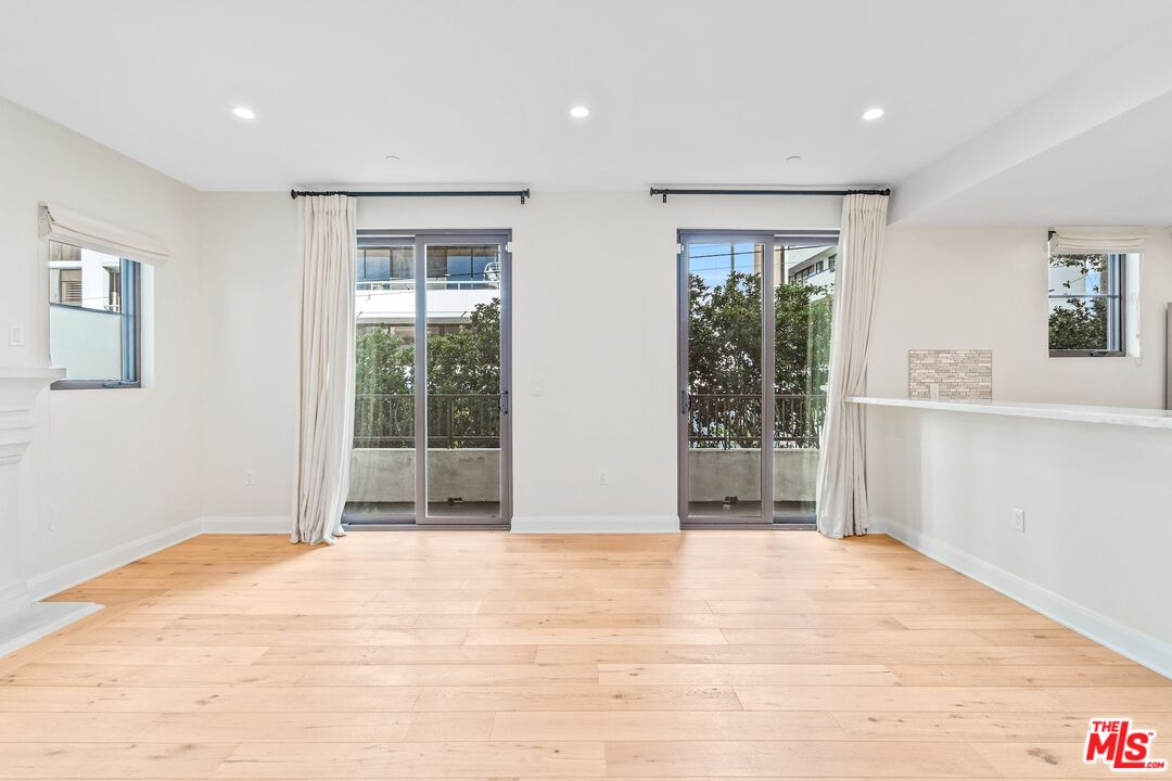 10647 Ashton Unit: 203