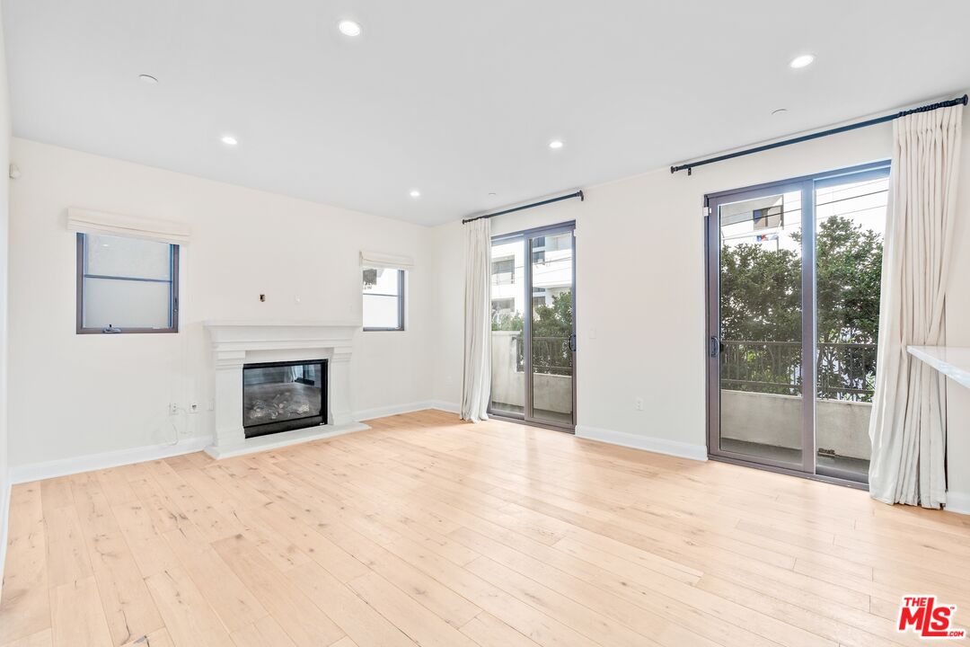 10647 Ashton Unit: 203