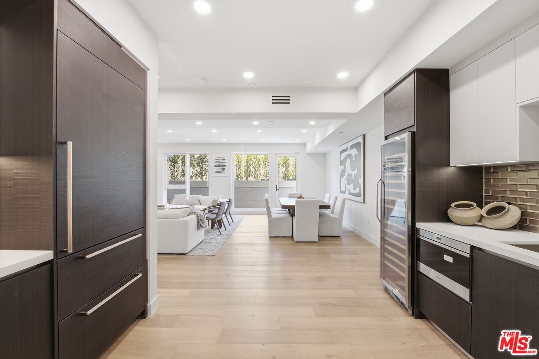 505 S Barrington Ave Unit: 104