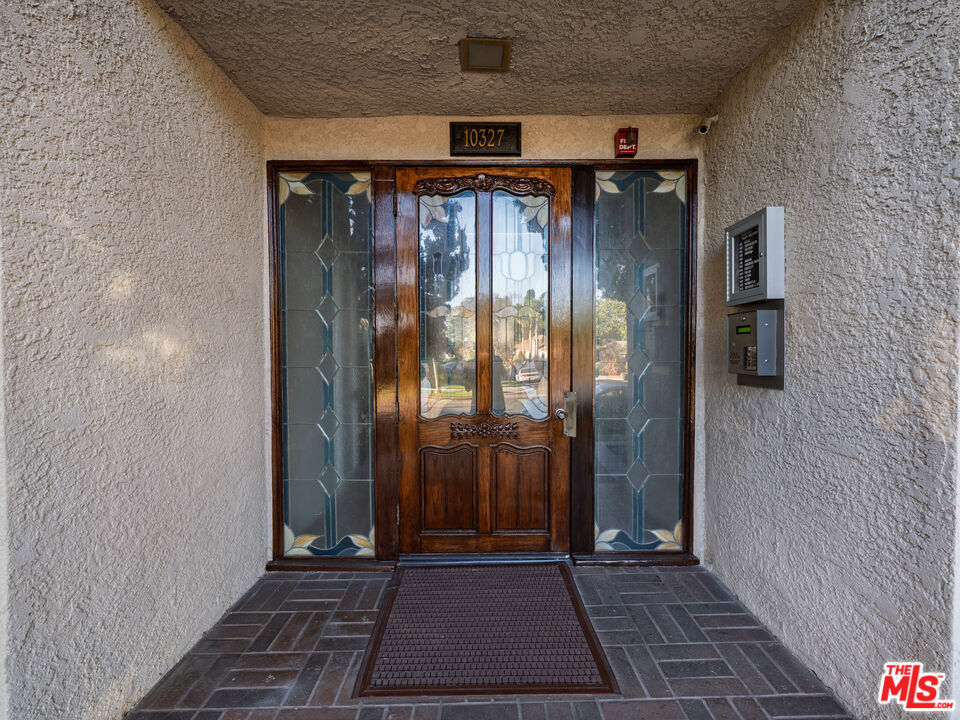 10327 Missouri Ave Unit: 105