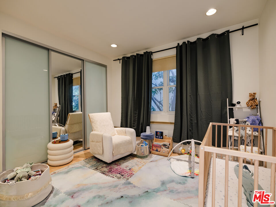 10327 Missouri Ave Unit: 105