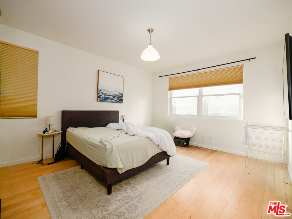 10327 Missouri Ave Unit: 105