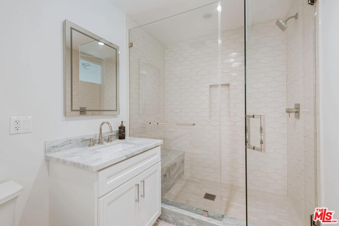 10725 Ashton Ave Unit: 101
