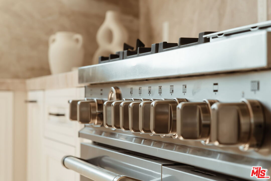 10725 Ashton Ave Unit: 101