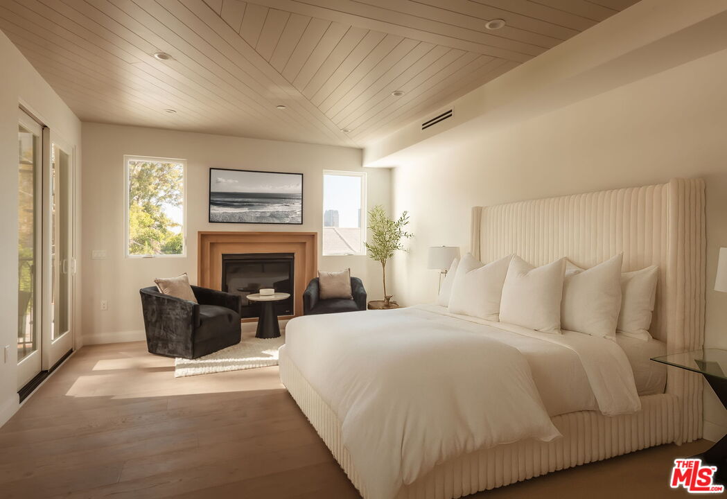 10725 Ashton Ave Unit: 101