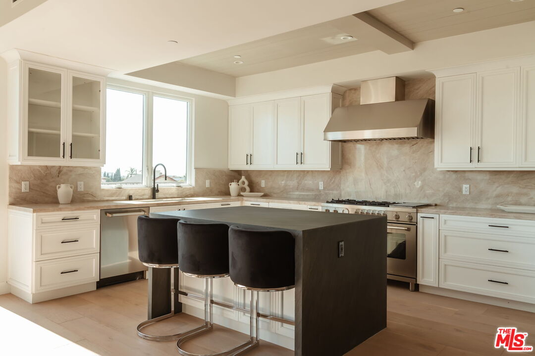 10725 Ashton Ave Unit: 301