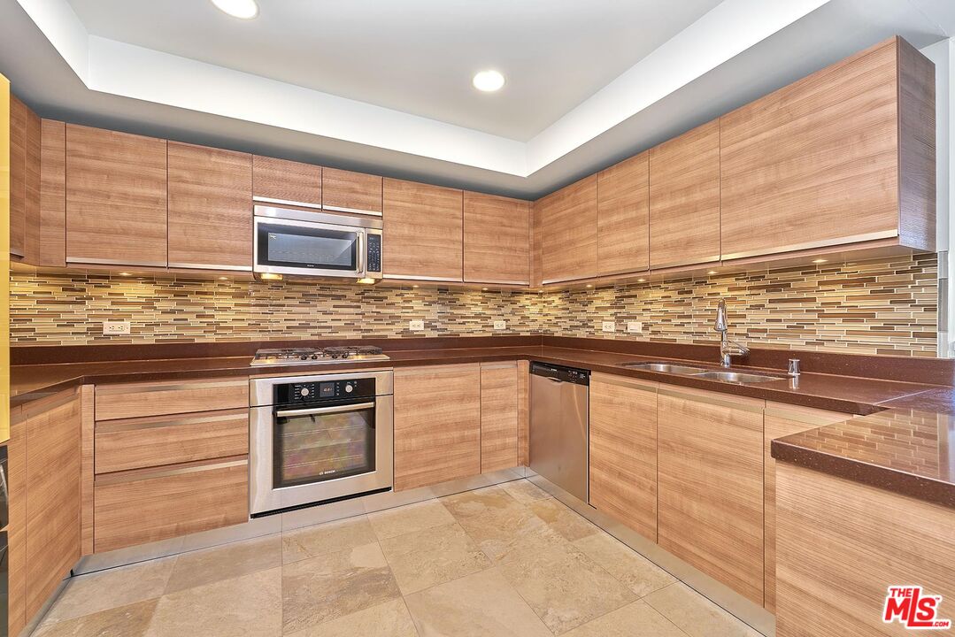 3785 Wilshire Blvd Unit: 2008