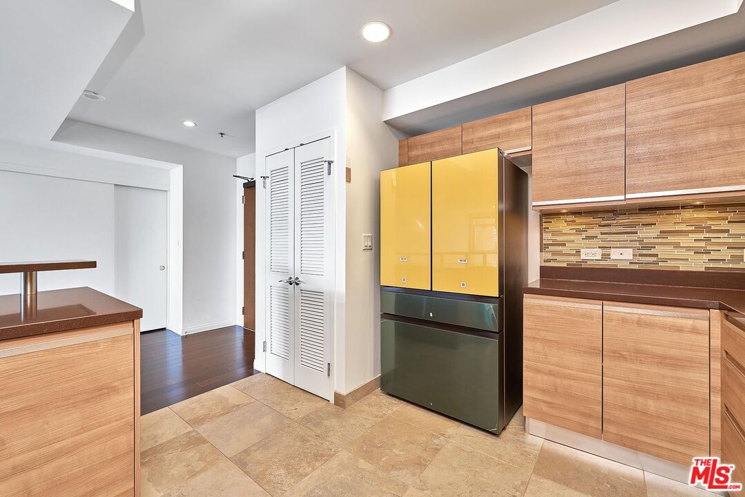 3785 Wilshire Blvd Unit: 2008