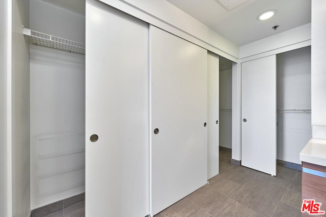 3785 Wilshire Blvd Unit: 2008