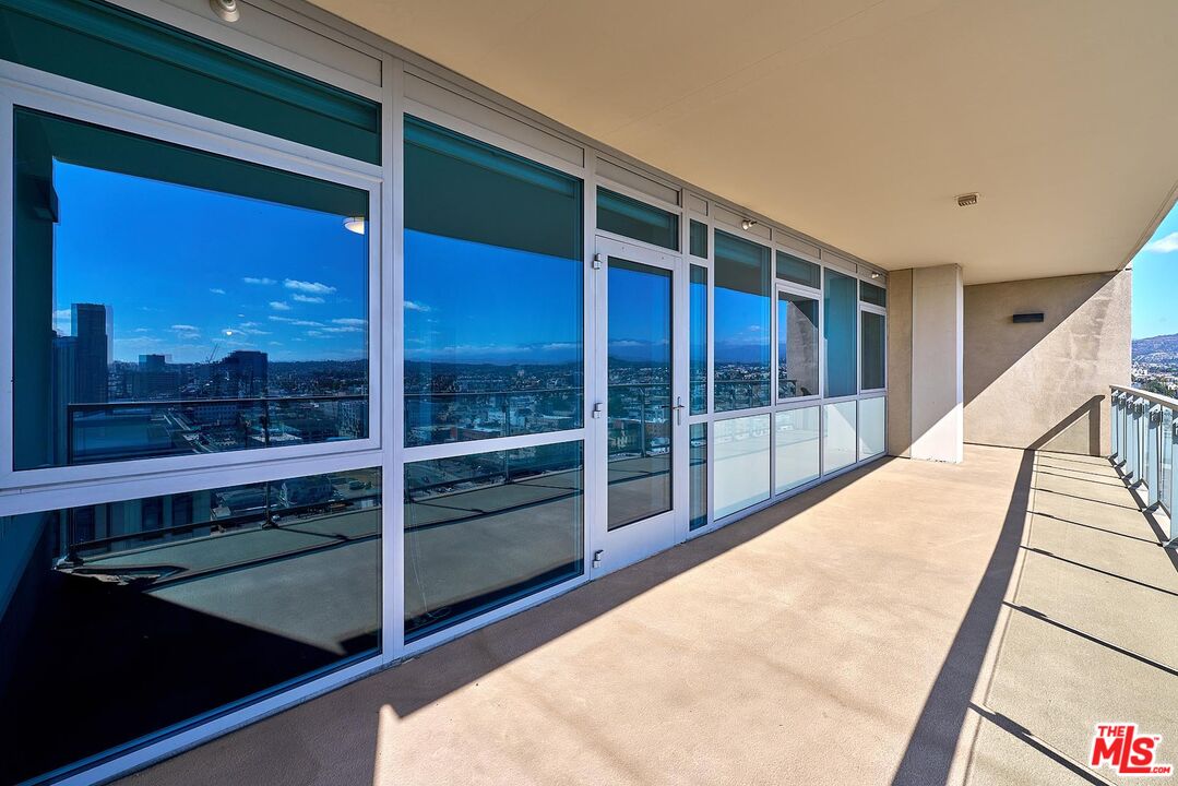 3785 Wilshire Blvd Unit: 2008