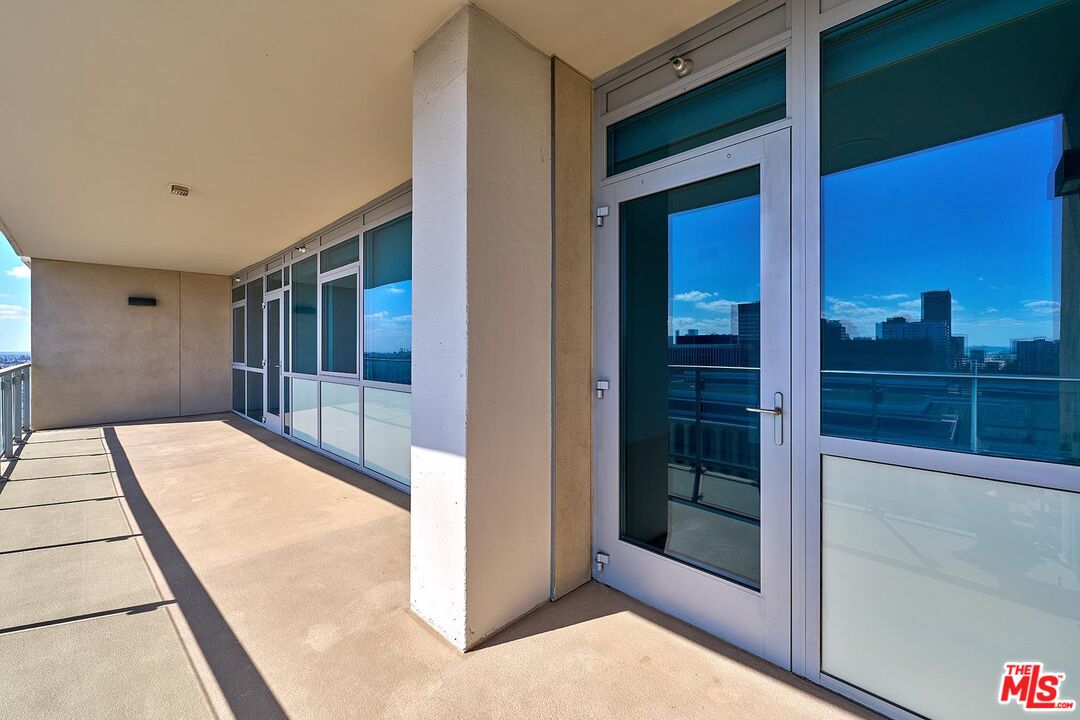 3785 Wilshire Blvd Unit: 2008