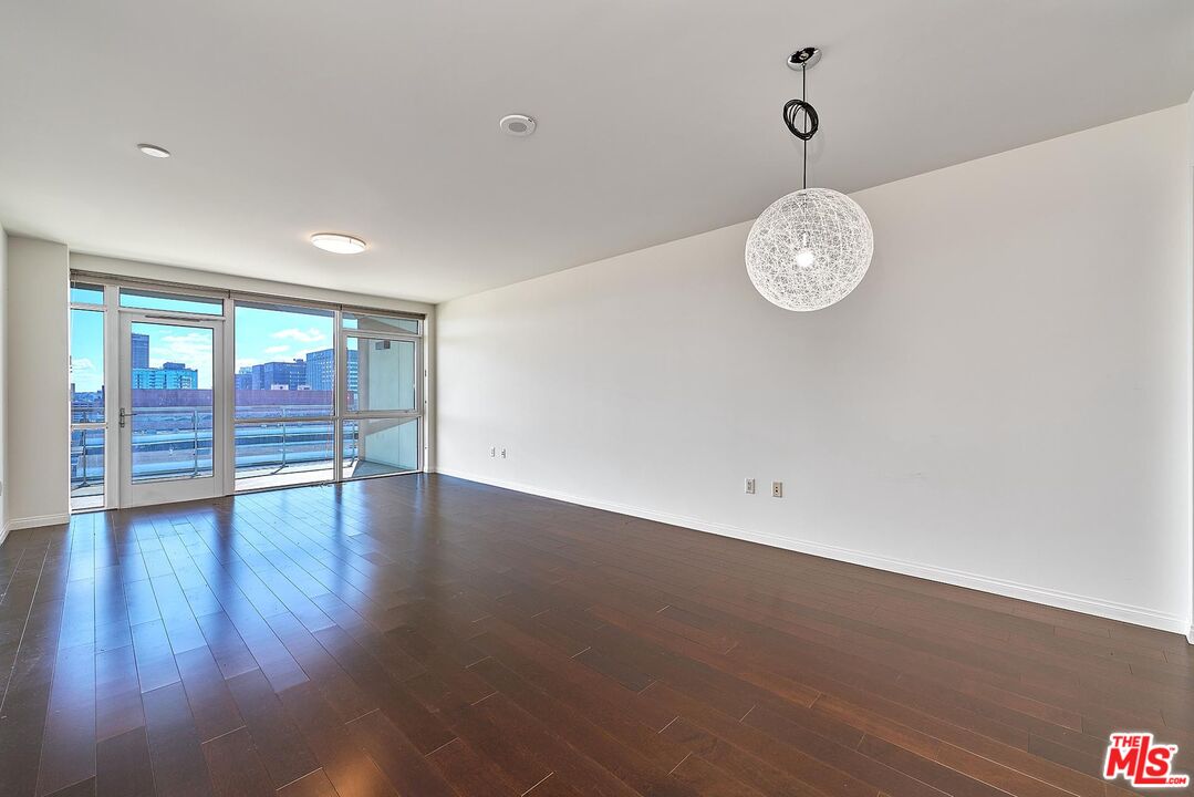 3785 Wilshire Blvd Unit: 2008