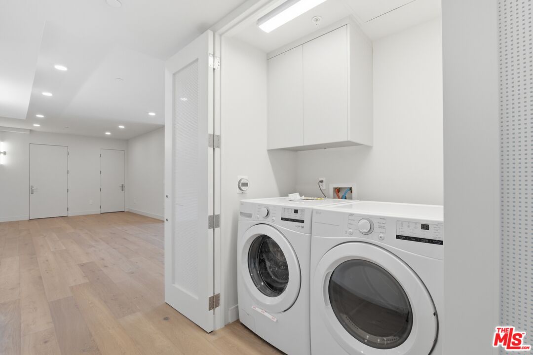 505 S Barrington Ave Unit: 202