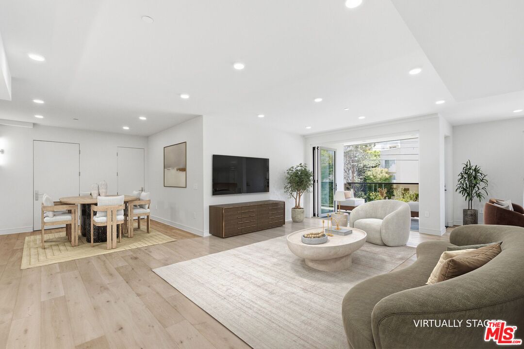 505 S Barrington Ave Unit: 202
