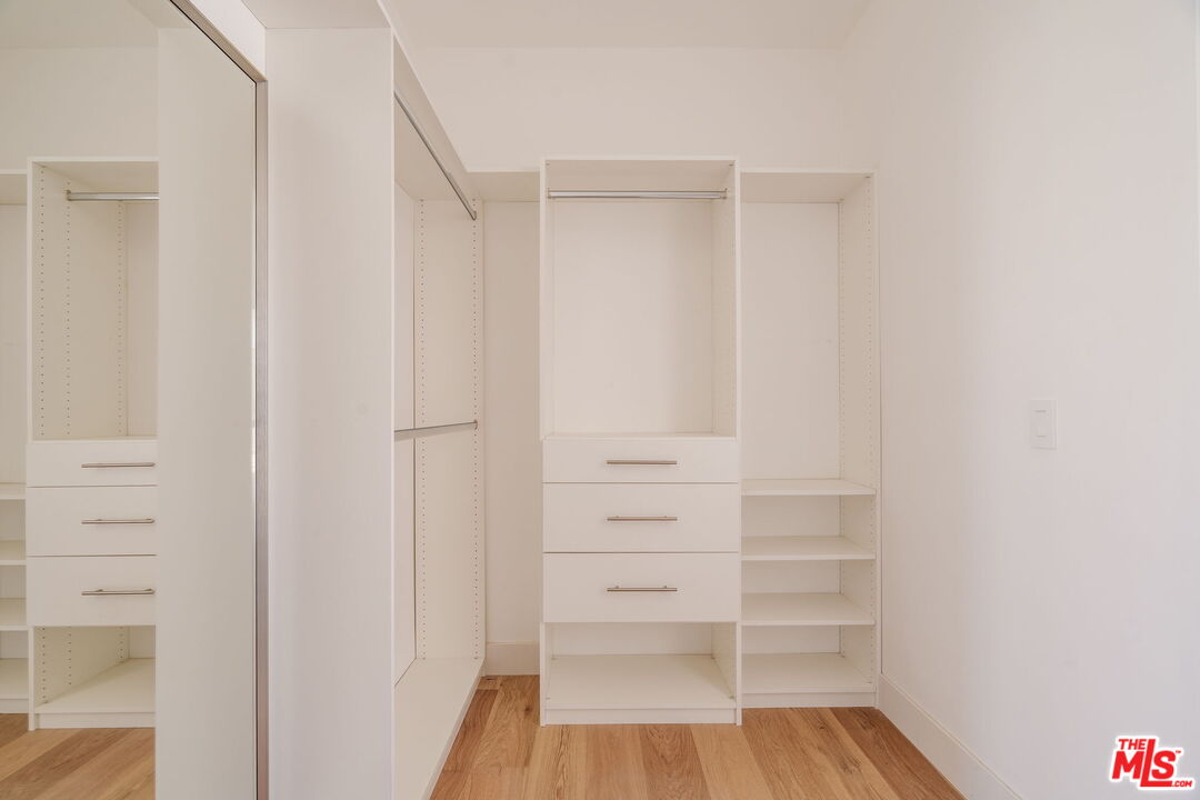 1245 N Formosa Ave Unit: B
