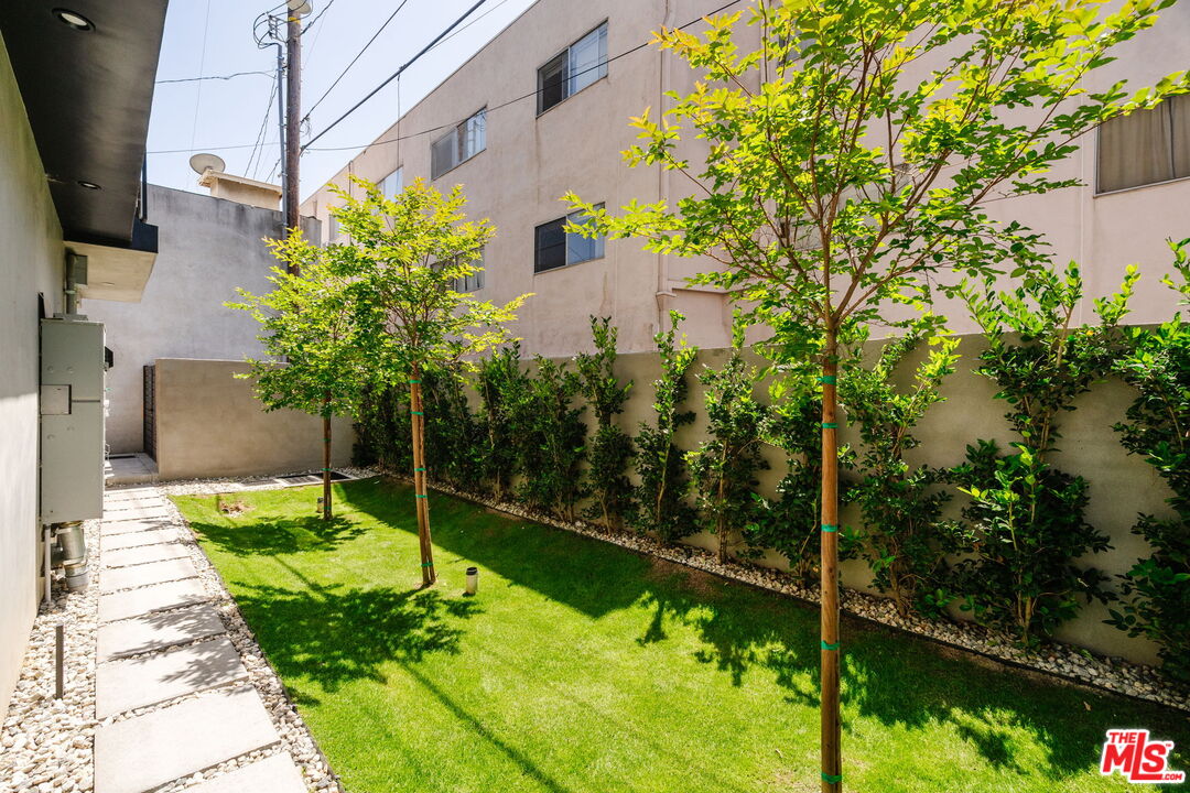 1245 N Formosa Ave Unit: B