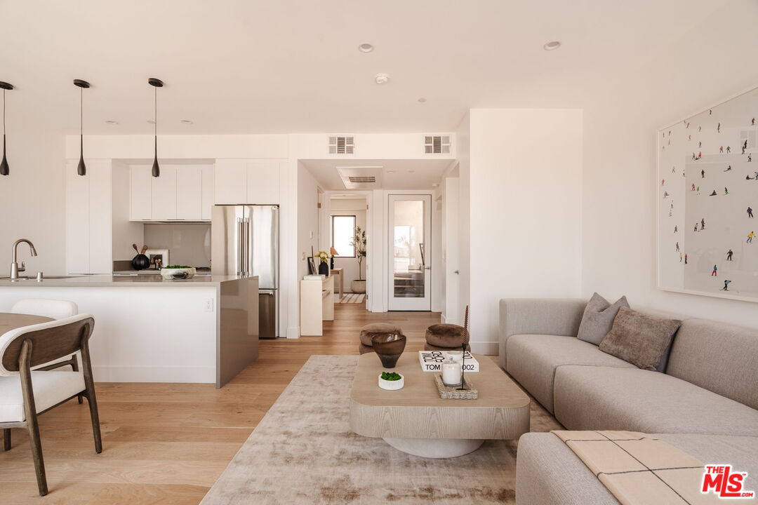 1245 N Formosa Ave Unit: B