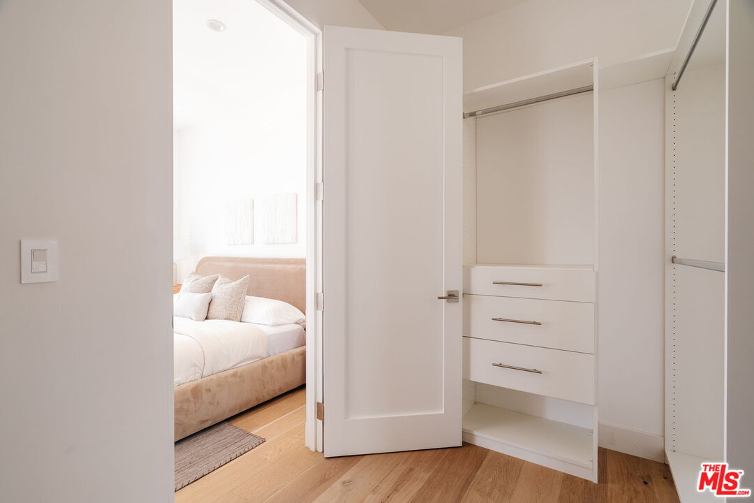 1245 N Formosa Ave Unit: B